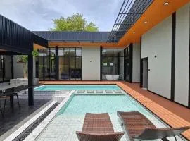 Kompletia Pool villa