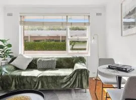 The Sunlit Fern - Minutes from Dining & Coastline