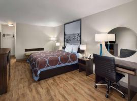 Super 8 by Wyndham Fallon، فندق في فالون