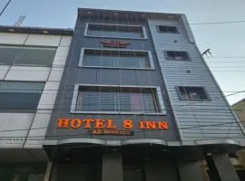 Hotel 8 Inn