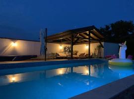 Holiday house Botunya,private luxury house, хотел в Botunya