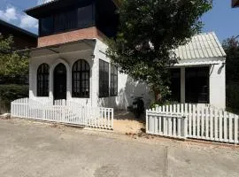 JJ and T House