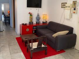 Grand Appartement F4 bien situé pour visiter Paris, hotel in Le Bourget