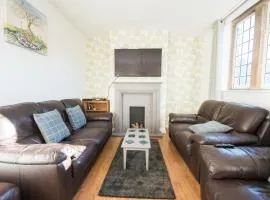 Bakewell - Large Town House in the centre of town