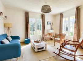 Maison pour 7 à 900m de la plage avec jardin