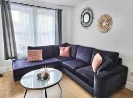Contractor Stay,Modern Family 3BR Home in Bedford, Sleeps 5