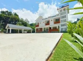 Elenji Merry Woods Resort, Munnar