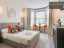 Chic & Stylish Studio City Centre Nr High St by Luxiety Stays