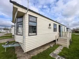 6 Berth Caravan With Free Wi-Fi At Dovercourt Holiday Park In Essex Ref 44609C