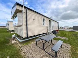 Modern 6 Berth Caravan With Wifi At St Osyth Beach In Essex Ref 28051Fv