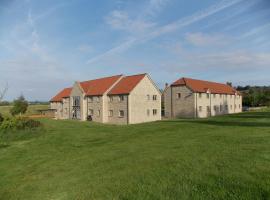 Canons Court Mews, hotel in Wotton under Edge