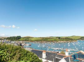Heart of Salcombe - Estuary Views - Spa Facilities, hotel u gradu Salkom