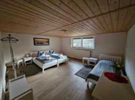 Ferienwohnung Weigl, hotel v destinaci Döbeln