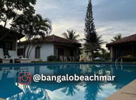 Bangalô 5 - Praia de Guaratiba-prado/ba, hotell i Prado