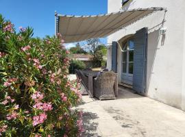 Villa Doce Lar, beach hotel in Lioux