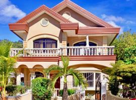 Entire House at Club Morocco Beach Club Subic, hotel u gradu Subik