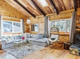 Enchanting Swiss Chalet-Style Cabin