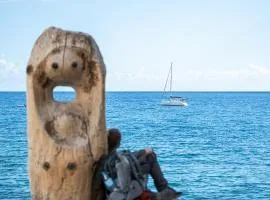 Las Olas - Coastal Escape with Charm & Comfort