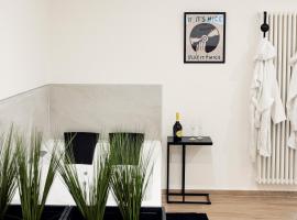Rehouse - Luxury Suite w Jacuzzi, hotel a Molfetta