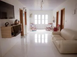 Casa de campo cercada pela natureza com WiFi