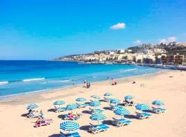 Close to beach Stylish Luxury Apartment 3 front balconies
