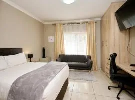 Menlyn Maine Spacious Cottage