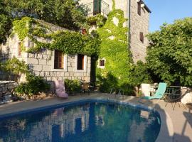Holiday home Villa Kastel, hotell Korčulas