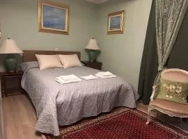 Villa IRI Habitación N3 con un baño compartido y balcón