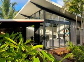 Tropical Modernist Retreat