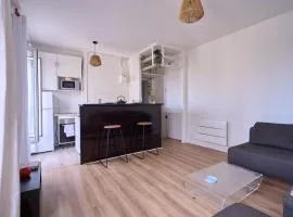 Bright 1BR Parisian Retreat Italy Square | By Airnest