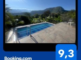 " Paraíso Privado en Sasaima " Finca Exclusiva Solo para Ti " Un lugar secreto para descansar con privacidad al 100, biệt thự ở Sasaima