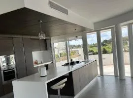 Sunny Penthouse Central
