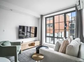 Chic Midtown 2Bedroom Cozy & Modern Retreat in Hells Kitchen