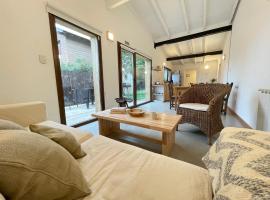 Los Coirones 2 - Casa con jardin، فندق في دينا هوابي