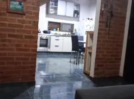 Casa amplia y moderna