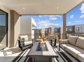 Olympic Escapes Gold townhouse, Hotel in Atkinville