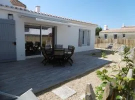 Maison rénovée 6 pers, proche de la plage, terrasse et parking - FR-1-823-47