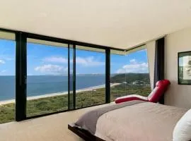 'Stunning Ocean Panorama' by HolidayCo