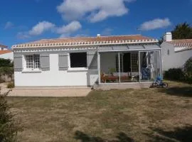 Maison spacieuse à Noirmoutier, 7 pers., proche plage, jardin, parking - FR-1-823-61