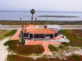 Beach House, Hotel in Playa del Estero