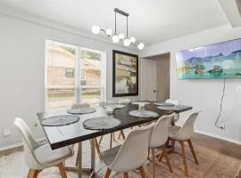 Spacious 8 Bedrooms Retreat Pool Table #08