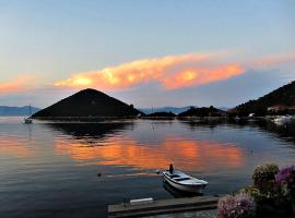 Ivana - Friends & Family ap for 6 guests, Hotel in Prožura