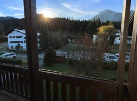 Modernes Serviced Apartment - FeWo Morgenglanz, ξενοδοχείο στο Μπερχτεσγκάντεν