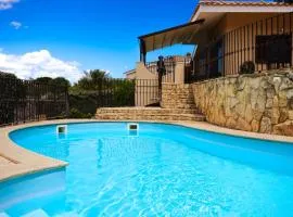 Piano terra in Villa con piscina
