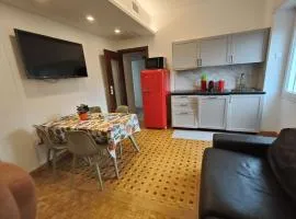 New Seaside Vintage Apartment, 20m to the beach, WI-FI&TERRACE
