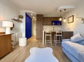 La Maison Bleu