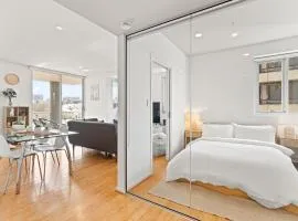 Cosy 2BR Apartment w Terrace in Adelaide CBD