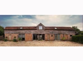 The Long Barn at Brandiers, hotel di Minety