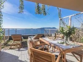 Aurora Apartment by Rent All Como