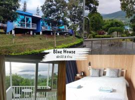 FreshBloom View เขาค้อ Blue House, chalet de monta&ntilde;a en Khao Kho